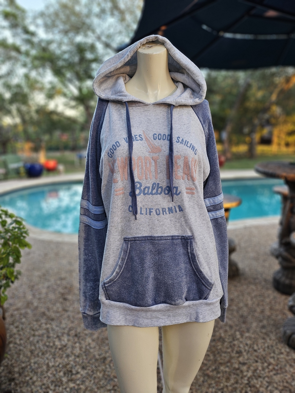 MV Sport Soft Gray Blue Hooded Sweatshirt - Size L Newport Brach Balboa Cali